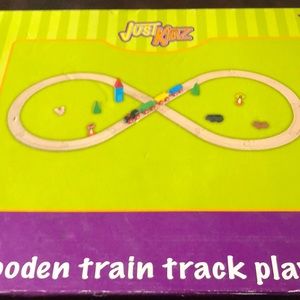 Train track play set 32 pieces wooden new Just Kidz ages 3+ builds figure eight
